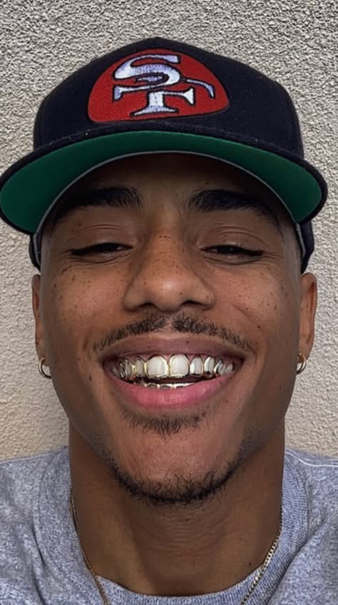 Smile Men Aesthetic, Keith Powers Grillz, Men Grills, Grillz Men, Teeth Gems, Silver Grillz, Pretty Teeth, Grillz Teeth, Keith Powers