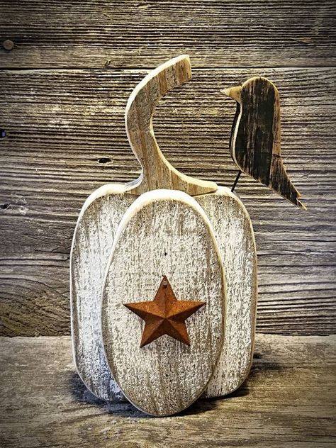 Thanksgiving Wood Crafts, Primitive Fall Crafts, Farmhouse Pumpkins, Primitive Pumpkins, Primitive Halloween Decor, Fall Decor Farmhouse, Fall Wood Crafts, Primitive Wood Crafts, Halloween Wood Crafts