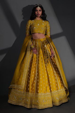 Mustard Blouse, Yellow Forest, Saree Blouses Online, Raw Silk Lehenga, Indian Fashion Trends, Yellow Lehenga, Celebrity Casual Outfits, Lehenga Blouse Designs, Choli Designs