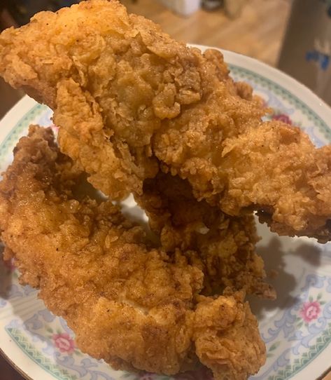 Restaurant-Style Crispy Chicken Strips – FOOD AND FUN FOR LESS!! Chicken Strip Wraps Crispy, Crispy Chicken Strips Recipe, Chick Fil A Chicken Strips Recipe, Premade Chicken Strip Recipes, Whataburger Chicken Strip Sandwich, Crispy Chicken Strips, Chicken Receipes, Crispy Fried Chicken, Chicken Strips