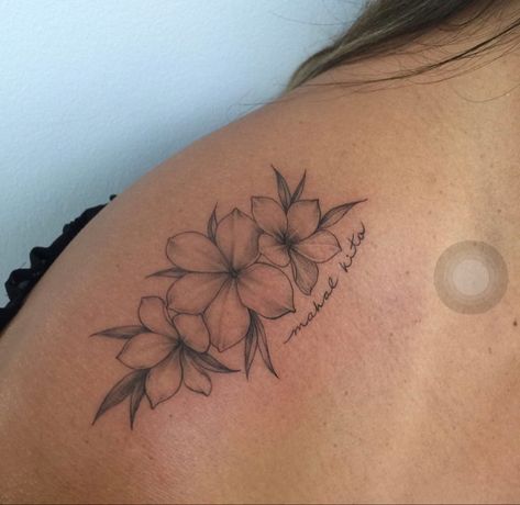 Plumeria Tattoo With Words, Hawaiian Flower Bouquet Tattoo, Flowery Back Tattoos, Plumeria And Butterfly Tattoo, Dainty Hawaiian Flower Tattoo, Hawaiian Flower Back Tattoo, Hawaiian Lei Flowers Tattoo, Pua Flower Tattoo, Pretty Flowers Tattoo