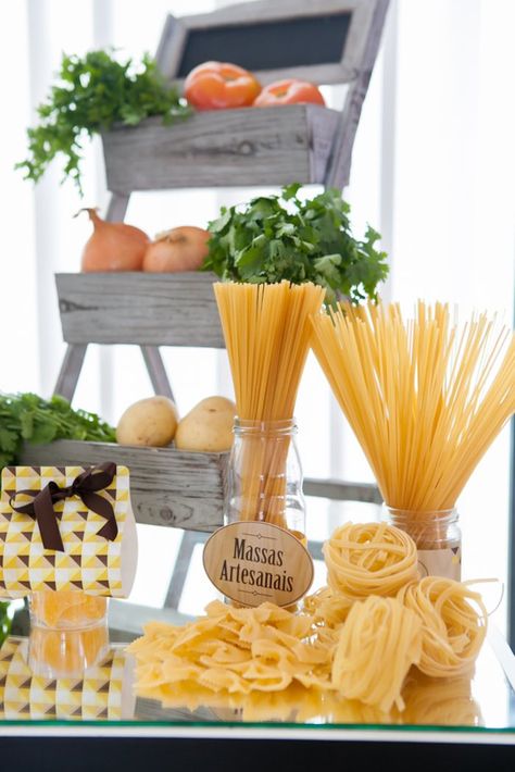 Pasta Decorations Ideas, Pasta Bar Party, Modern Supermarket, Italian Restaurant Decor, Italian Themed Parties, Buffet Set Up, Italian Buffet, Italy Decor, Parties Decorations