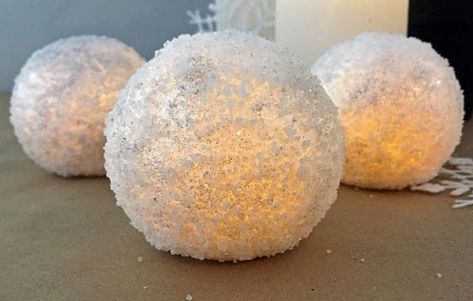 Glowing Snowballs, Snowball Candles, Snow Ideas, Diy Glow, Winter Decorating, Pink Christmas Decorations, Easy Christmas Decorations, Christmas Themes Decorations, Christmas Decorations Diy Outdoor