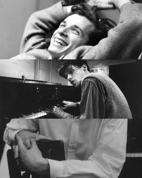 Glenn Gould shot by Gordon Parks (1956) Glenn Gould, Glen Gould, Mysterious Photography, Eros And Psyche, Reference Photos For Artists, Photography Student, Gordon Parks, A Little Life, Easy Rider