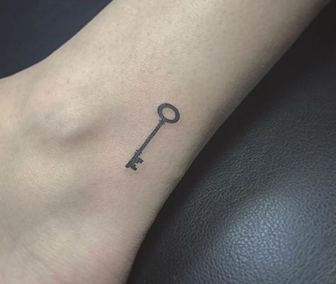 Skeleton Key Tattoo Skeleton Key Tattoo Simple, Key Tattoo Simple, Small Key Tattoos For Women, Key Tattoo Men, Key Tattoos For Women, Crossed Keys Tattoo, Vintage Key Tattoos, Antique Key Tattoos, Small Key Tattoos