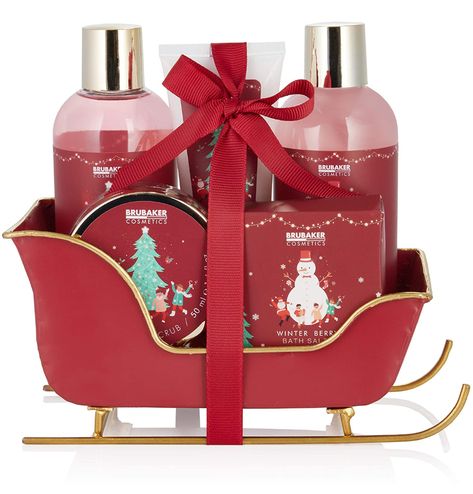 BRUBAKER Cosmetics Bath and Shower Set Winter Berries Fragrance – 6-Piece Gift Set in Sleigh Christmas – Christmas Set for Men and Women: Amazon.de: Beauty Brrr Basket, Cosmetic Gift Set, Sleigh Christmas, Holiday Baskets, Bad Set, Winter Fragrance, Christmas Gift Set, Winter Berries, Christmas Gifting