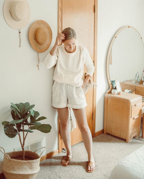 Karin Emily Style | Spring Outfits I Can't Wait to Wear Again #springoutfits #warmweatheroutfits Karin Emily, Emily Style, Camel Outfit, Minimalist Mom, Spring Instagram, Farmhouse Modern, Wardrobe Planning, Glad Rags, Fisherman Sweater