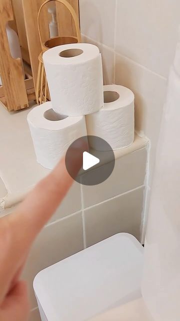 Interior Design & Home Decor on Instagram: "Absolutely an amazing idea😍 Credit @casacasitalove 💕💕💕💕What do you think?🤗🧡🥰" Amazing Diy Projects, Toilet Paper Display, Bathroom Storage Ideas Over Toilet, Toilet Organization Ideas, Toilet Paper Folding Ideas, Towel Folding Ideas Tutorials, Home Made Decor Ideas, Toilet Room Ideas, Room Decor Things