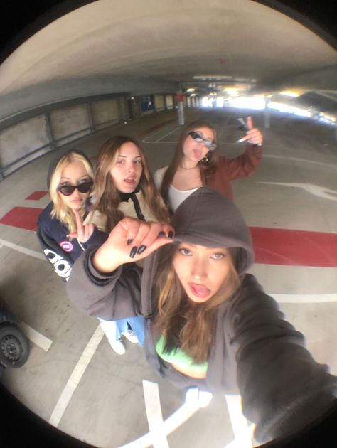 #girls #squad #friends #style #fisheye #group #drippy #drip Girls Squad, Friends Style