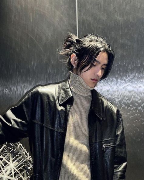 Fashion Asian Men, Guys With Ponytails, Man Ponytail, Man Hairstyle, Long Hair Ponytail, Men's Long Hairstyles, Boys Long Hairstyles, Asian Hair, Goddess Braids