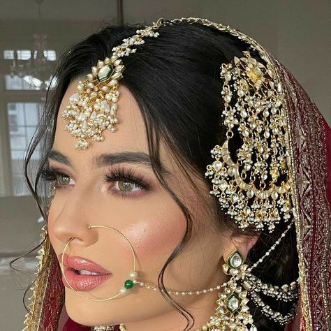 Natural Desi Bridal Makeup, Nikkah Hairstyles Brides, Desi Bridal Hair, Desi Bride Makeup, Pakistani Bridal Hair, Nikkah Hair, Soft Bridal Glam, Desi Bridal Makeup, Mohsin Naveed Ranjha