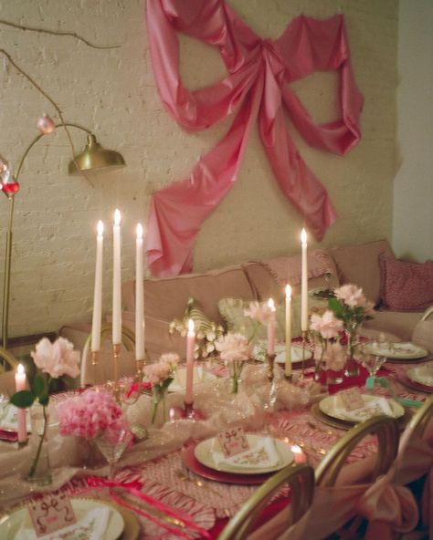 Pink Dinner Party Table Settings, Dinner Party Table Settings, Girly Party, Birthday Dinner Party, Galentines Party, Dinner Party Table, Valentine Dinner, Party Table Settings, 23rd Birthday