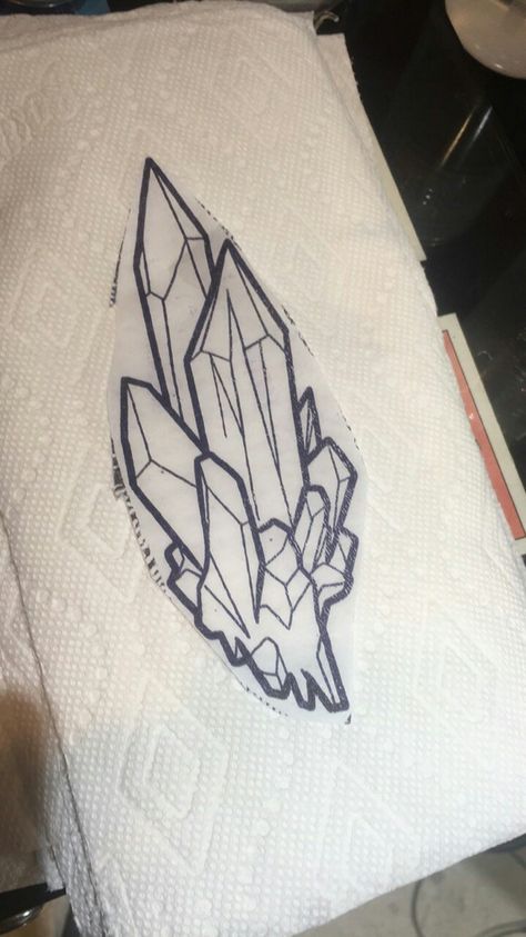 Crystal tattoo Kyber Crystal Tattoo, Crystals Tattoo Ideas, Crystal Tattoos, Stone Tattoo, Kyber Crystal, Crystal Tattoo, Ribcage Tattoo, Psychadelic Art, Crystal Clutch