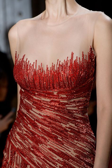 Jenny Packham Dress Runway, فستان سهرة, Couture Details, Jenny Packham, Beaded Top, Embroidery Fashion, Beautiful Gowns, Couture Dresses, Fashion Details