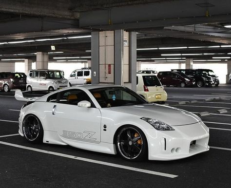 Nissan Z350, Nissan Gtr Wallpapers, Fast Sports Cars, Drifting Cars, Street Racing Cars, Nissan 370z, Car Mods, Car Projects, Nissan 350z