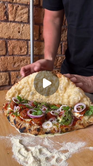 Pizza Gourmet, Baked Sandwiches, Pizza Oven Recipes, Savory Meatballs, Classic French Dishes, Pizza Sandwich, Pizza Recipes Homemade, Food Info, Delicious Pizza