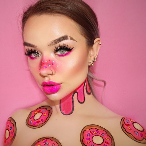 Cake Makeup Look, Donut Makeup Look, Cupcake Makeup, Artsy Makeup Look, Emoji Makeup, Pastel Goth Makeup, Candy Photoshoot, Makeup Suggestions, Artsy Makeup