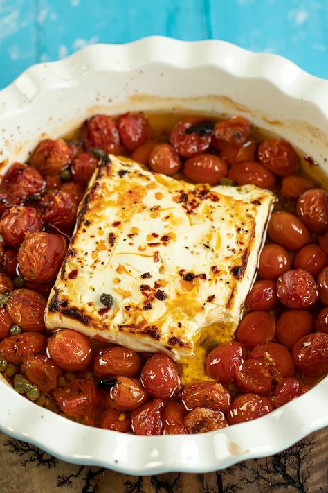 Baked Feta & Tomatoes Appetizer - Dimitras Dishes Baked Feta Recipe, Dimitras Dishes, Tomato Appetizers, Baked Appetizers, Baked Feta, Feta Recipes, Feta Dip, Toasted Bread, Baked Cheese