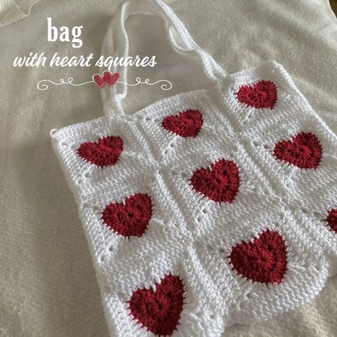 White And Red Heart Crochet Bag, Crochet Heart Granny Square Bag Pattern Free, Crochet Heart Granny Square Tutorial, Crochet Heart Bag Tutorial, How To Crochet A Heart Granny Square, Heart Square Crochet Pattern, Heart Granny Square Pattern Free, Heart Tote Bag Crochet, Heart Granny Square Bag