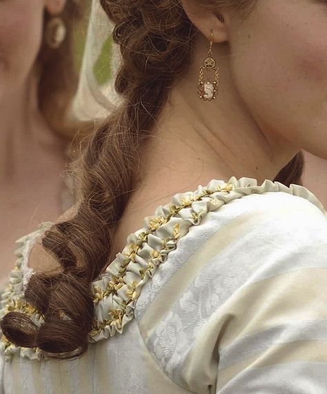 Elizabeth Swann, Julia Quinn, Pirate Life, Princess Aesthetic, Barbie Movies, Pirates Of The Caribbean, Pride And Prejudice, Marie Antoinette, Jane Austen