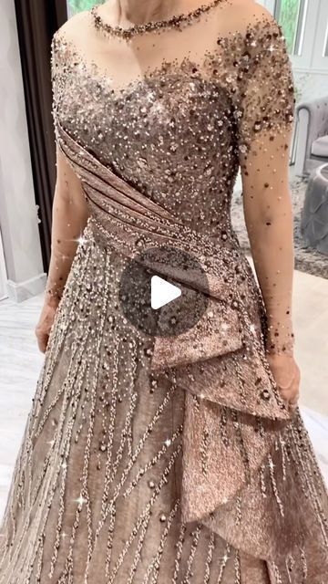 Mom Bride Dress, Dress For Mother Of The Bride, Styles For Wedding Guest Outfits, Mom Dress For Wedding Mothers Gowns, Mother Of The Bride Dresses Long Elegant, Mom Of The Groom Dresses, Elegant Gowns Evening, Copper Gown, Plus Size Gala Dress