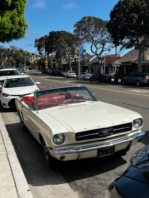 Cream Vintage Car, Mustang Vintage Aesthetic, Mustang Cars Classic, Vintage White Mustang, Vintage Car Colors, Cool Vintage Cars, Cream Interior Car, Fancy Car Interior, Mustang Old Classic Cars