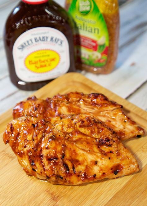 3 ingredient Italian BBQ Chicken Italian Bbq Chicken, Italian Bbq, Best Chicken Marinade, Summer Chicken, Bbq Chicken Recipes, 3 Ingredient Recipes, Chicken Marinades, Italian Dressing, Boneless Chicken Breast