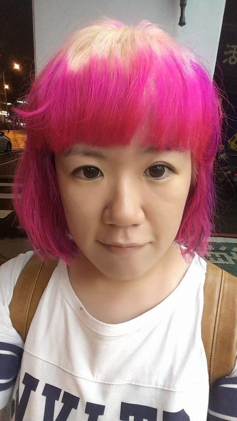 This Woman's Failed Attempt At Ombré Hair Is The Stuff Of Nightmares Unnatural Hair Color, Hair Fails, Dark Red Hair Color, Change Hair Color, Hair Color Pictures, Pink Ombre Hair, Failed Attempt, Gold Hair Colors, Hair Color Rose Gold