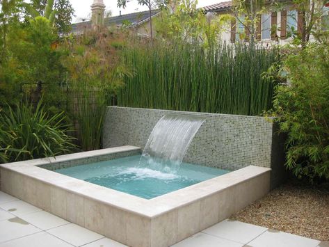 Kleiner Pool Design, Hot Tub Designs, In Ground Spa, Small Pool Design, Waterfall Features, Small Pools, Spa Design, Small Pool, Plunge Pool