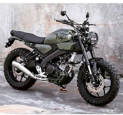 Bobber Scrambler, Yamaha Xsr, Scrambler Custom, Motor Yamaha, Custom Chopper, Cafe Racers, Military Style, Chopper, Graffiti