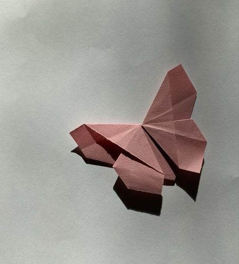 Paper Origami Aesthetic, Origami Butterfly Bookmark, Aesthetic Origami, Origami Aesthetic, Butterfly Bookmark, Origami Bookmarks, Aesthetic Creative, Origami Wedding, Origami Butterfly