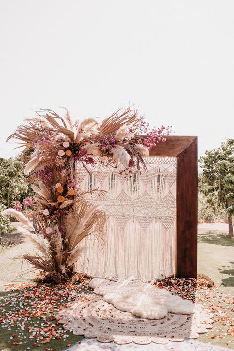 Flower Ceremony, Rugs Fluffy, Outdoor Wedding Backdrops, Boho Inspired Wedding, Boho Tent, Wedding Gate, Flora Farms, Bohemian Wedding Decorations, Garden Reception