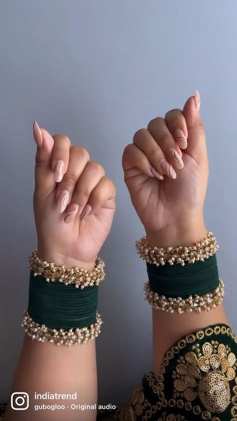 Fabric Bangles, Wedding Jewellery Designs, Silk Thread Bangles Design, Bridal Jewelry Sets Brides, Bridal Jewellery Inspiration, Thread Bangles Design, Bangles Diy, Diy Fabric Jewellery, Bridal Jewelry Vintage