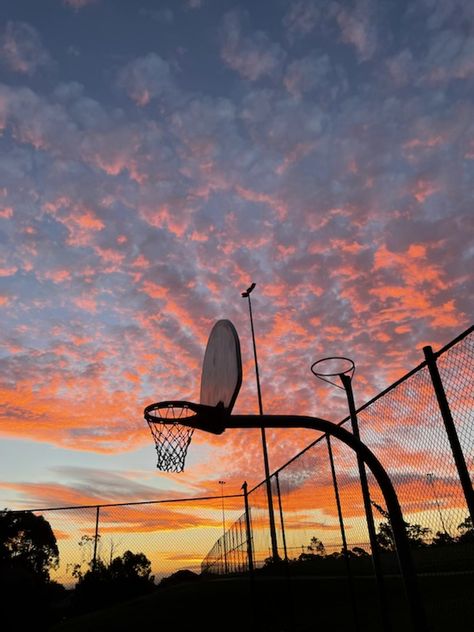 Basketball Sunset, Basketball Aesthetic, Tiktok Ideas, Board Inspiration, Vision Board Inspiration, Basketball Pictures, Summer Set, New Years Resolution, Surreal Art