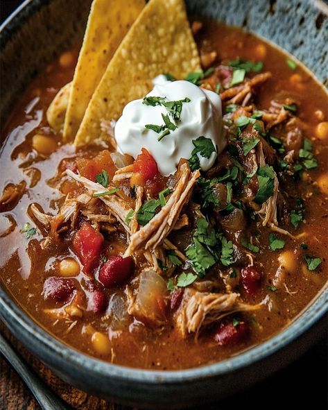 Smoked Pulled Pork Chili – Easy, Hearty, and Flavorful Recipe Soup With Pulled Pork Crock Pot, Pulled Pork Chilli Recipes, Chili Made With Pork, Bbq Pulled Pork Chili, Smoked Pulled Pork Chili, Pulled Pork Soups And Stews, Soup With Pulled Pork, Pork Tenderloin Chili, Smoked Pork Chili