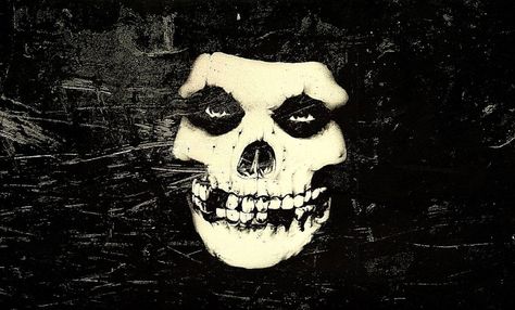 Misfits Wallpapers For Computers Aesthetic Dark, Horror Computer Wallpaper, Misfits Wallpaper Pc, Rancid Wallpaper, Metal Wallpaper Pc, Misfits Aesthetic, Misfits Wallpaper, Mimi Core, Band Banners