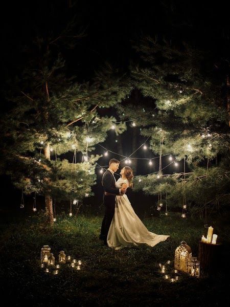 Kazan Russia, Night Time Wedding, Wedding Shooting, Amazing Wedding Photos, Pre Wedding Shoot Ideas, Karuizawa, Pre Wedding Poses, Wedding Picture Poses, Wedding Couple Poses Photography