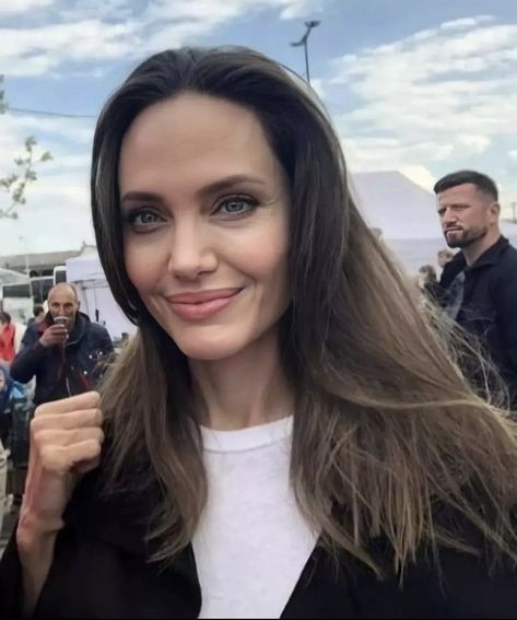 ✨ on Twitter: "Angelina Jolie https://t.co/j5HekDE0ru" / Twitter Angelina Jolie Recent Photos, Angelina Jolie Selfie, Angelina Jolie Today, Angelina Jolie Face, Dances With Wolves, Money Design, Middle Aged Women, Soft Summer, Beautiful Lingerie