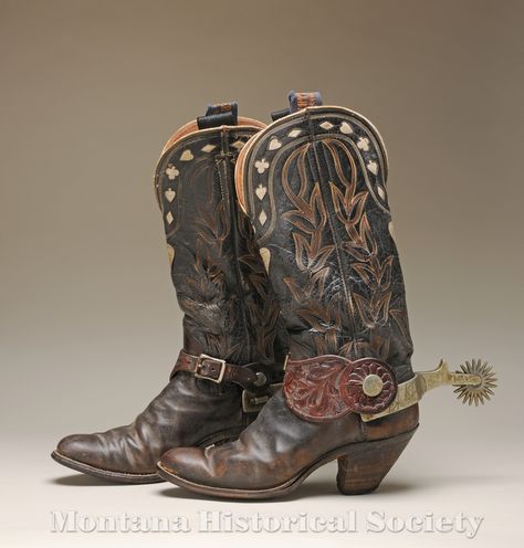 2004.47.01 - 1900-1950 handmade leather Hyer Cowboy boots. Historical Cowboy, Cowboy Boots With Spurs, Boots With Spurs, Cow Boy Boots, Cowboy Boots Men, Western Inspiration, Cowboy Spurs, Custom Cowboy Boots, Cowboy Aesthetic