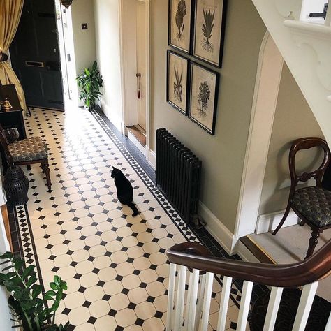 Edwardian Hallway, Victorian Hallway Tiles, Hallway Tiles Floor, Hall Tiles, Entrance Hall Decor, Victorian House Interiors, Victorian Hallway, Victorian Floor Tiles, Hall Flooring