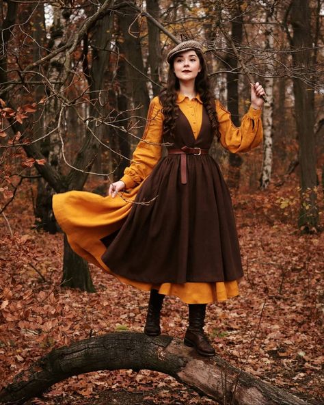 SHIRIN ALTSOHN on Instagram: “[Ad/Werbung] Sundays are for adventures in the forest and to show off my new outfit from @littlewomenatelier. I can't help but feel like a…” Academia Style, Wonderful Weekend, Winter Mode, Muslimah Fashion Outfits, Retro Mode, Autumn Clothes, Vintage Inspired Outfits, Anne Of Green, Anne Of Green Gables