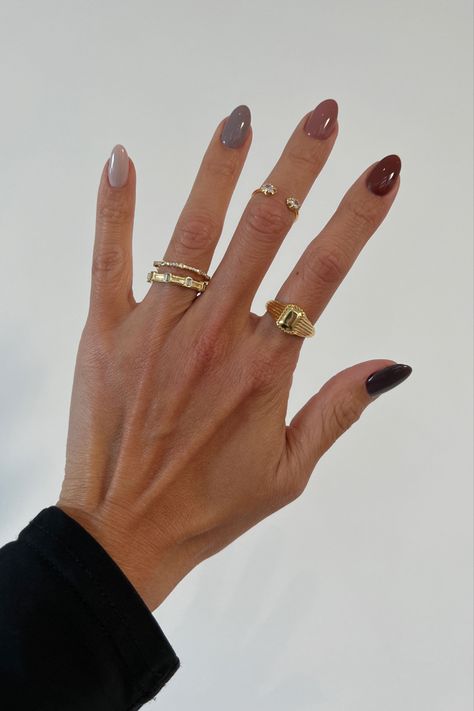 Multiple neutral color fall nails  with gold rings. Different Nail Colors On Each Nail Fall, Mismatch Nail Colors, Fall Nails 2 Colors, Multi Colored Nails Neutral, Neutral Nails Multi Color, Fall Nails Mismatched, Autumn Nails Multi Color, Fall Nails Terracotta, Fall Nails Multiple Colors