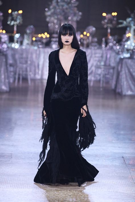 Rodarte RTW Fall 2023 [PHOTOS] Red And Black Gown, Show Design, Gothic Wedding Dress, Runway Outfits, Corset Fashion, Velvet Gown, Goth Dress, 2023 Collection, Black Hand