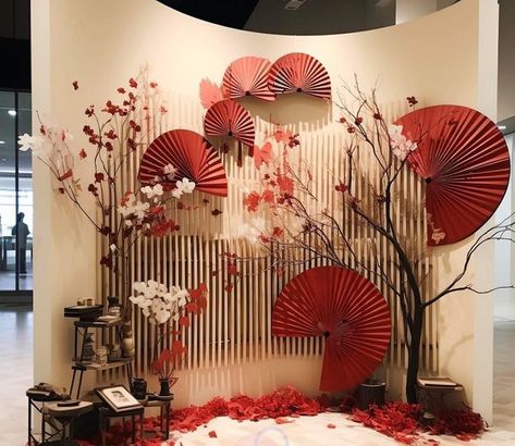 Chinese Theme Party Decorations Ideas, Japanese Wedding Decor, Chinese Decorations Party, Japanese Backdrop, Chinese Party Decorations, Decor Tet, Sangjit Decoration, Japanese Theme Parties, Tet Decoration