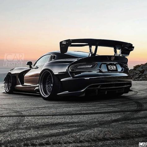 Twitter Viper Car, Bmw Classic Cars, Dodge Muscle Cars, Best Muscle Cars, Bmw Classic, Dodge Viper, Us Cars, Dodge Charger, Amazing Cars