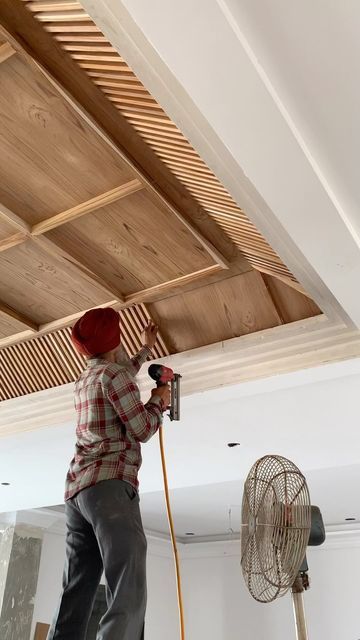 Architect~Interior designer~Planning on Instagram: "Wood double ht ceiling" Double Ht Ceiling Design, Ply Ceiling Design, Wood Ceiling Feature, Ceiling Drop Design, Amazing Ceiling Design, Entryway Ceiling Ideas Wood, Fluted Ceiling Design, Double Ceiling Design, Ceiling Details Design