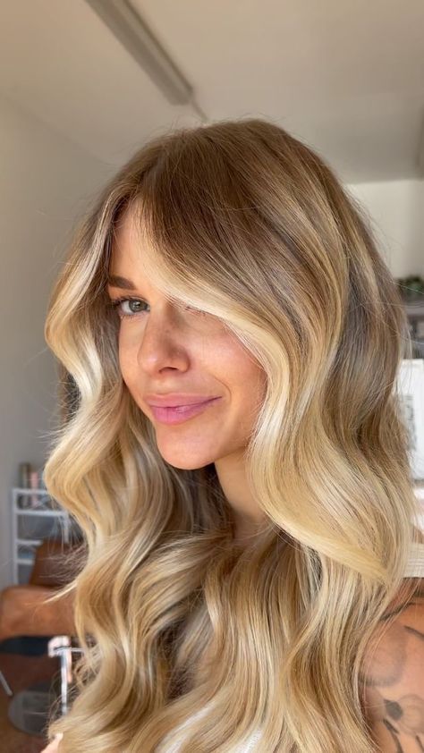 Different Shades Of Blonde Balayage, Blonde 2023 Fall, Honey Blonde Lived In Hair, Blonde Hair Ideas 2023, Blonde Without Bleaching, Timeless Blonde Hair, Gold Baylage Hair, Low Maintenance Highlights Blondes, Summer Hair Colour Ideas