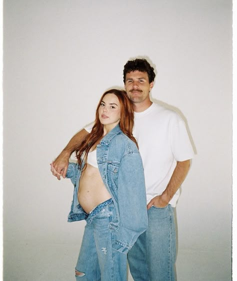 Turtle Neck And Jeans, Jaci Marie Smith, Editorial Maternity, Jaci Marie, Maternity Studio Photoshoot, Studio Maternity Photos, Announcement Pictures, Family Photoshoot Poses, Couple Pregnancy Photoshoot