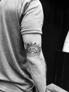 Men Mandala Tattoo Design, Men’s Mandala Tattoo, Tricep Tattoo Men Simple, Mens Mandala Tattoo, Men Ankle Tattoo, Mandala Tattoo Design For Men, Tricep Tattoo Ideas, Tricep Tattoo Men, Triceps Tattoo