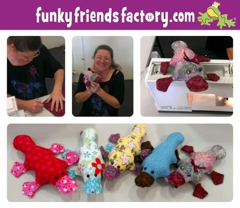 Photo tutorial – How to sew Plattie Platypus | Funky Friends Factory Platypus Pattern Sewing, Because I Can, Stitch Ideas, Toy Pattern, Platypus, How To Sew, Printable Patterns, Photo Tutorial, Stuffed Animal Patterns